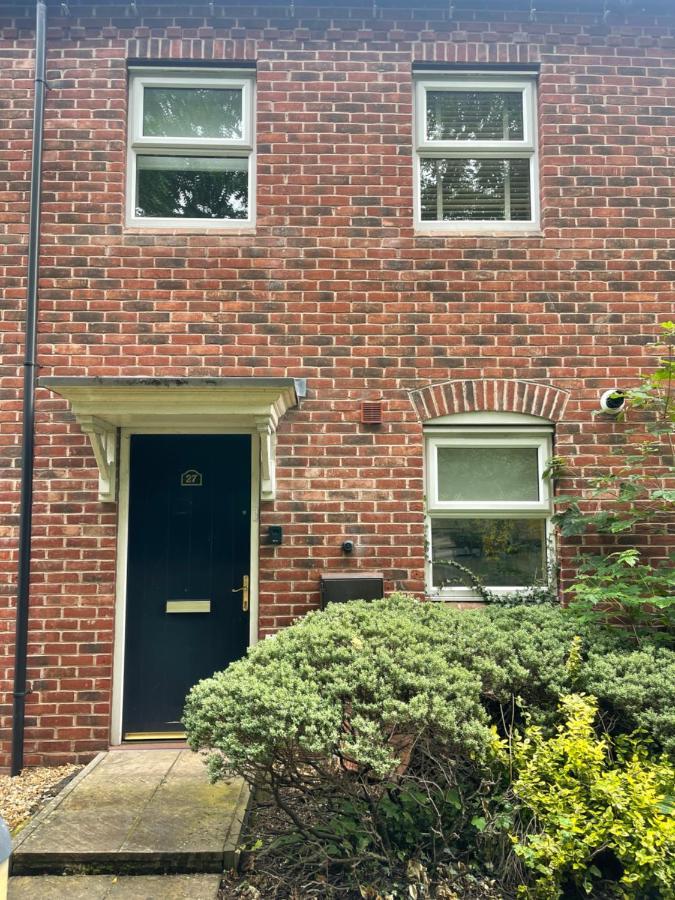 Family Home Close To Shrewsbury Town Centre 외부 사진